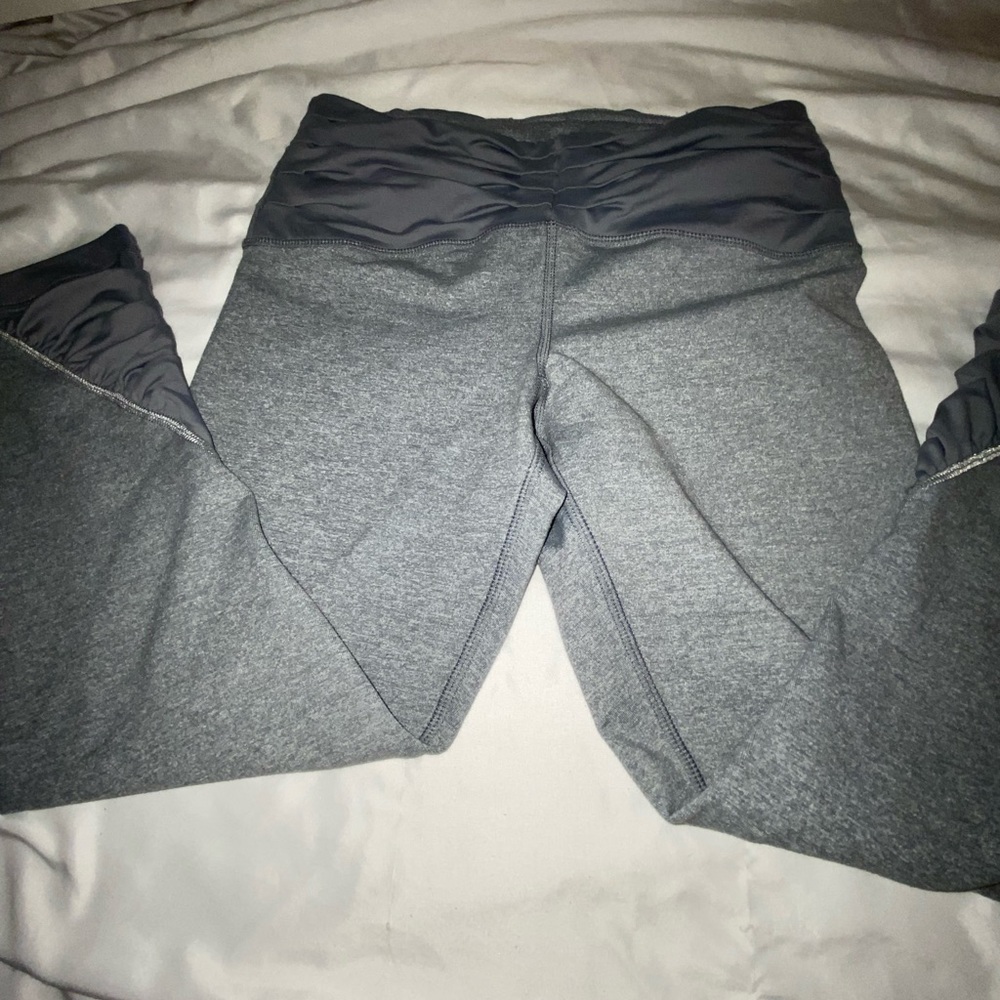 Lululemon capris leggings size 6 - Picture 9 of 11